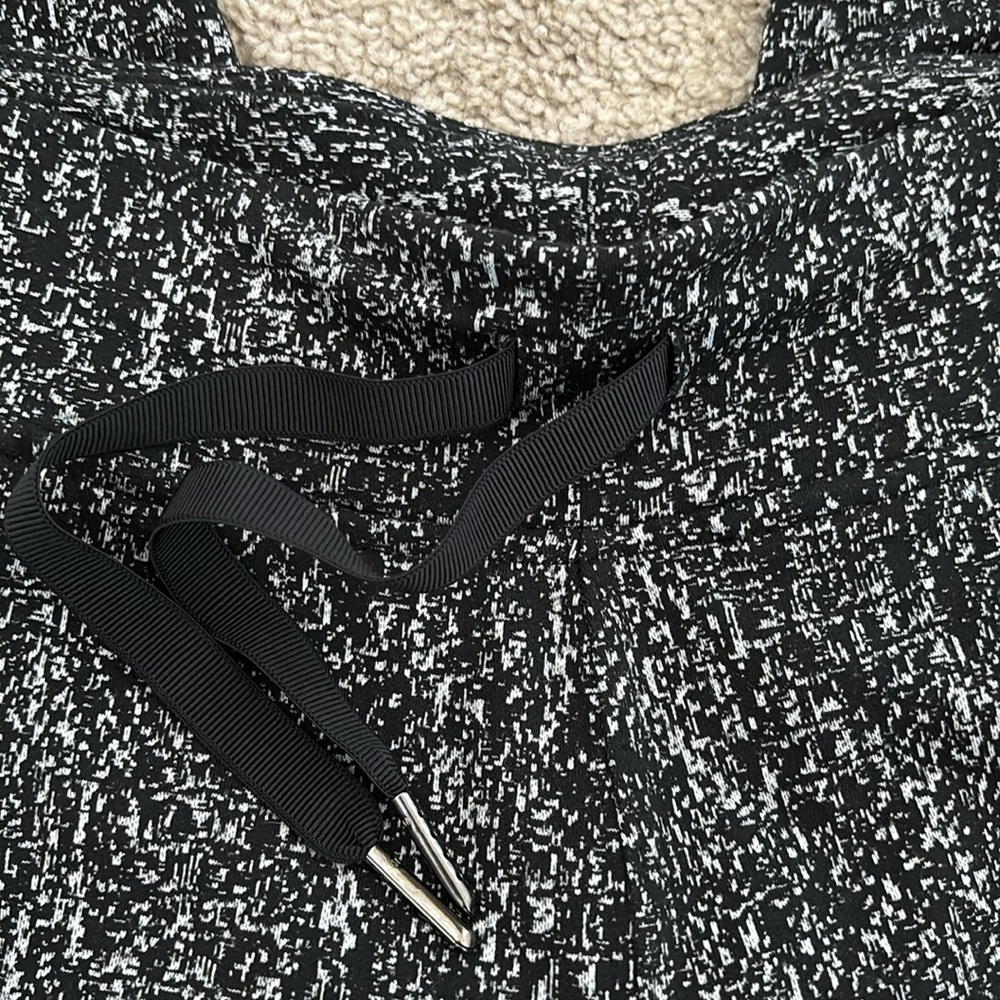 COPY - Lululemon Black Patterned Joggers Size: 4